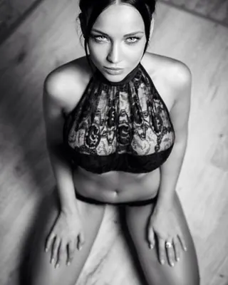 Kawtar, 19 ans, beurette à Angles