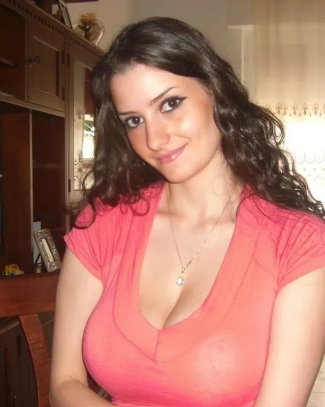 Manel, 26 ans, beurette à Guégon