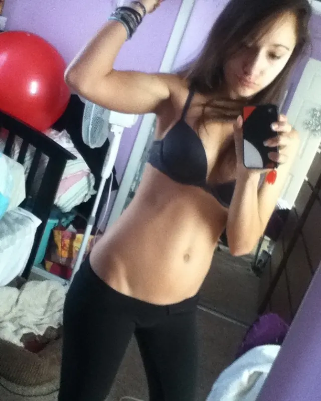 Zahra, 22 ans, beurette à Beaulieu-sur-Mer